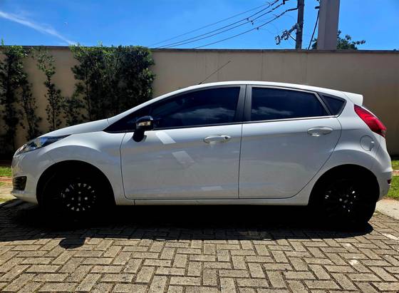 FORD FIESTA 1.6 SEL STYLE HATCH 16V FLEX 4P MANUAL FORD FIESTA 1.6 SEL STYLE HATCH 16V FLEX 4P MANUAL